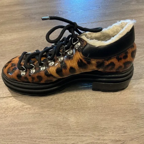 Schutz Lucille Ankle Boots Leopard Print Faux Shearling Lined  Size 7