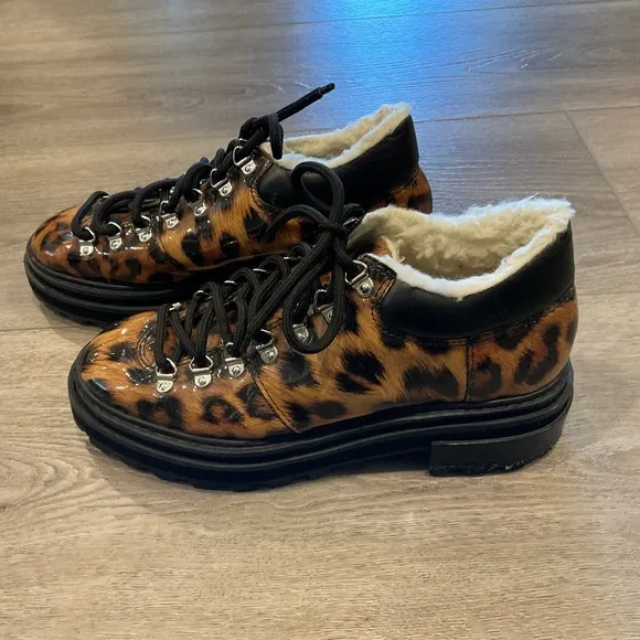 Schutz Lucille Ankle Boots Leopard Print Faux Shearling Lined  Size 7