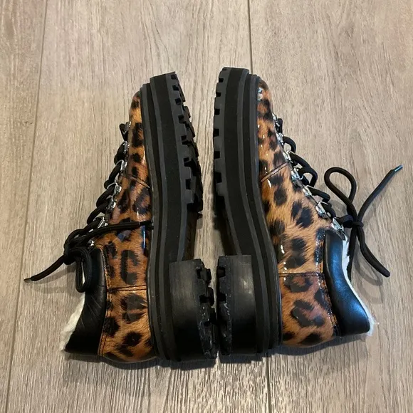 Schutz Lucille Ankle Boots Leopard Print Faux Shearling Lined  Size 7