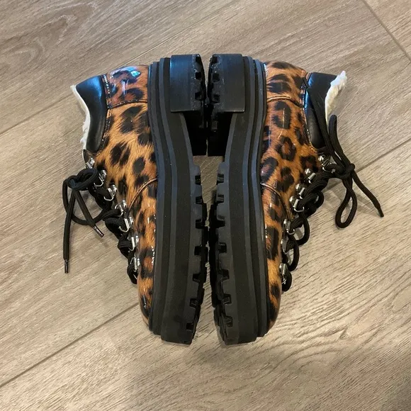 Schutz Lucille Ankle Boots Leopard Print Faux Shearling Lined  Size 7