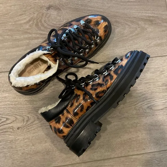 Schutz Lucille Ankle Boots Leopard Print Faux Shearling Lined  Size 7