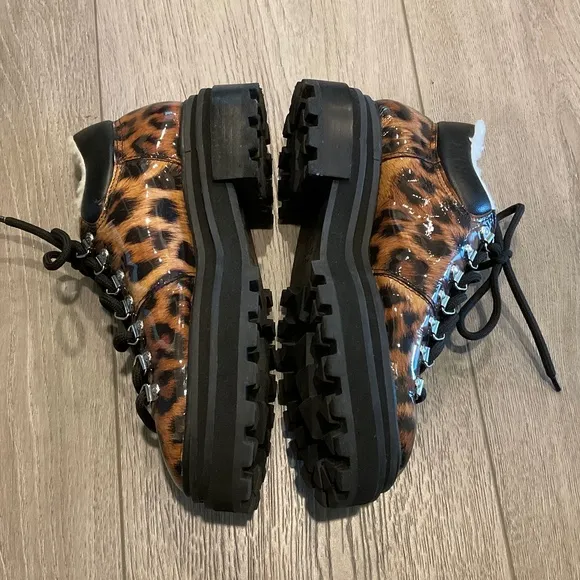 Schutz Lucille Ankle Boots Leopard Print Faux Shearling Lined  Size 7
