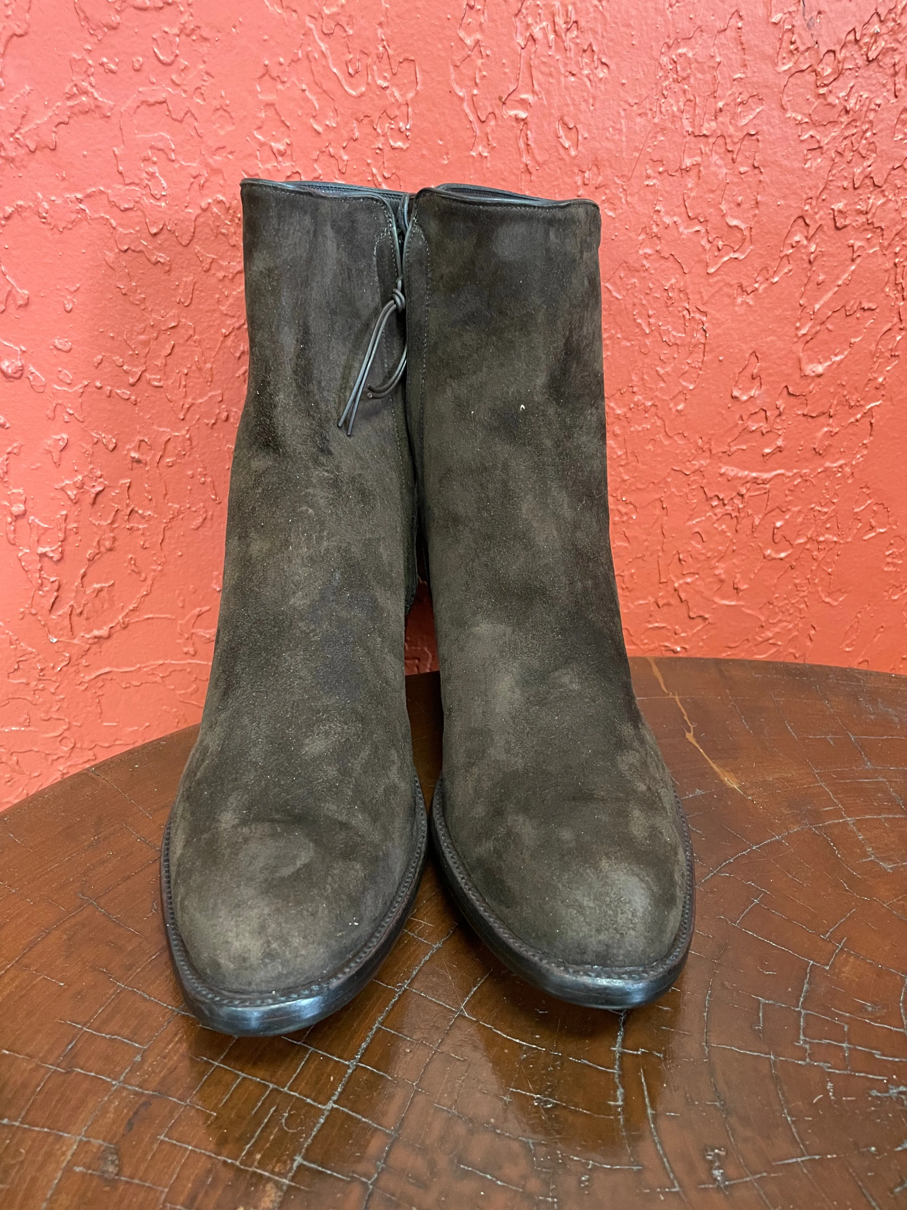 Seamless Chocolát Calfskin Suede Zorro