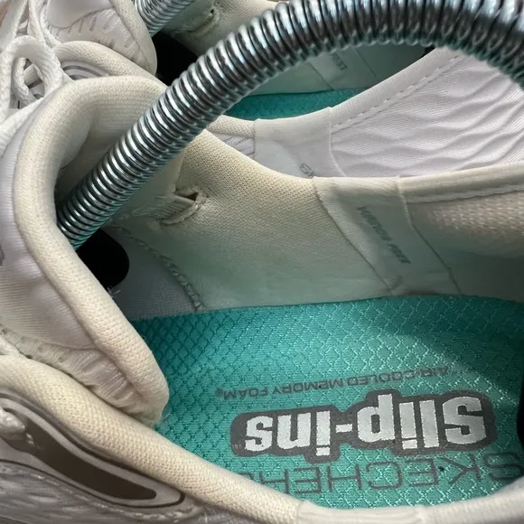 SKECHERS Women’s White Hands Free Slip-Ins Go Run Consistent 2.0 Size 8.5 EUC