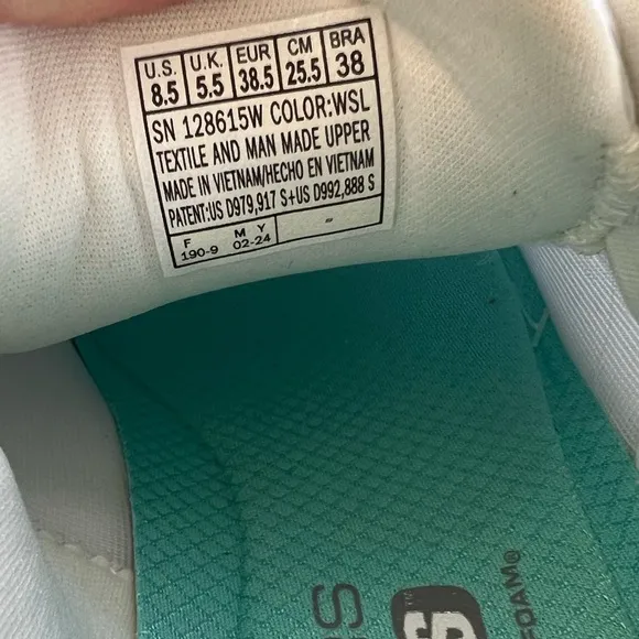 SKECHERS Women’s White Hands Free Slip-Ins Go Run Consistent 2.0 Size 8.5 EUC