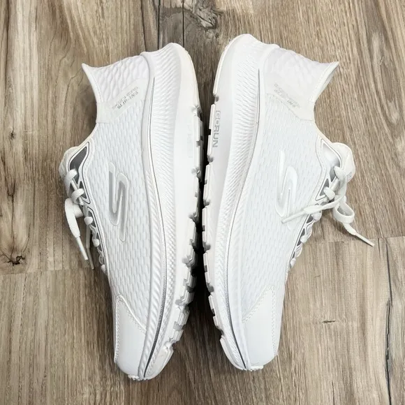SKECHERS Women’s White Hands Free Slip-Ins Go Run Consistent 2.0 Size 8.5 EUC