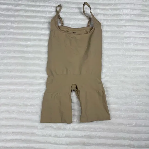 SKIMS NWOTSeamless Sculpt Butt Lifting Open Bust Bodysuit Beige Women’s Large