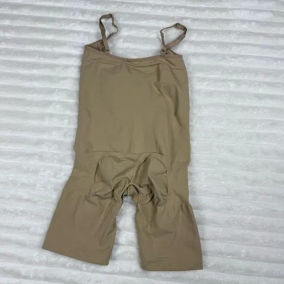 SKIMS NWOTSeamless Sculpt Butt Lifting Open Bust Bodysuit Beige Women’s Large