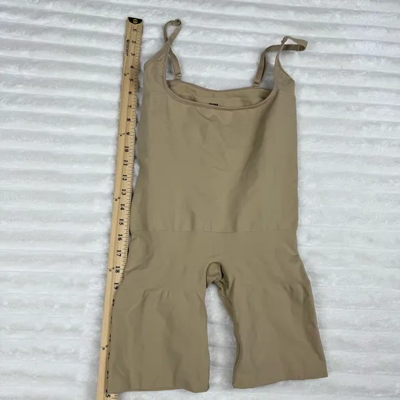 SKIMS NWOTSeamless Sculpt Butt Lifting Open Bust Bodysuit Beige Women’s Large