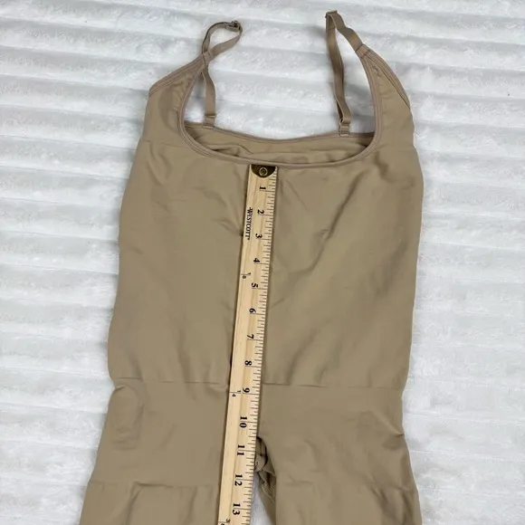 SKIMS NWOTSeamless Sculpt Butt Lifting Open Bust Bodysuit Beige Women’s Large