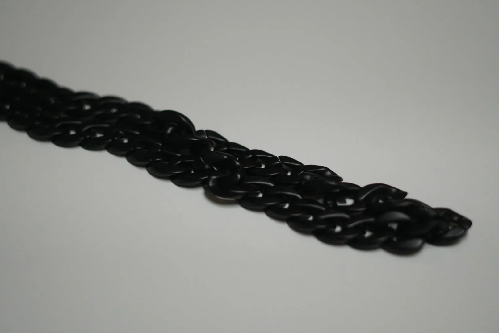 SUSTYLE METALLIC CHAIN SUNGLASSES