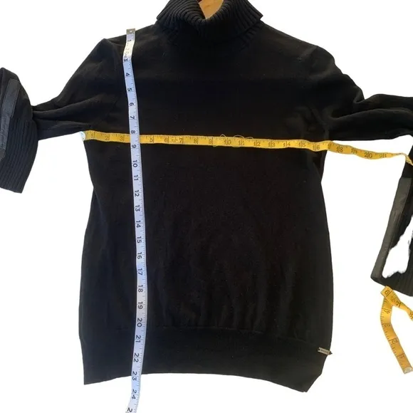 SW16 Worth Turtleneck Wool Sweater Leather Sleeve Detail SzS Great Condition