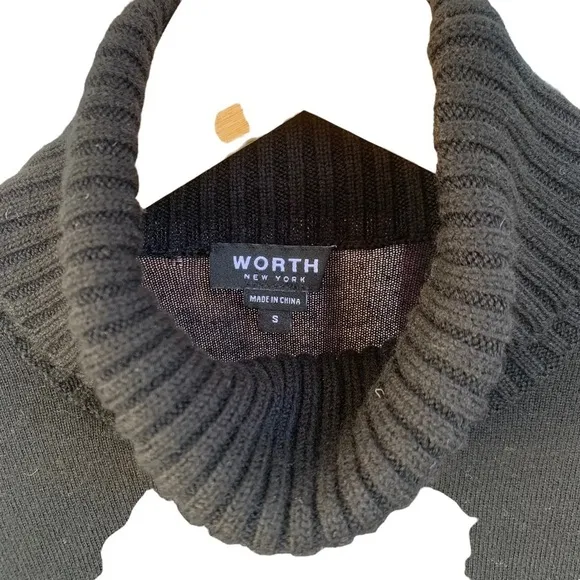 SW16 Worth Turtleneck Wool Sweater Leather Sleeve Detail SzS Great Condition