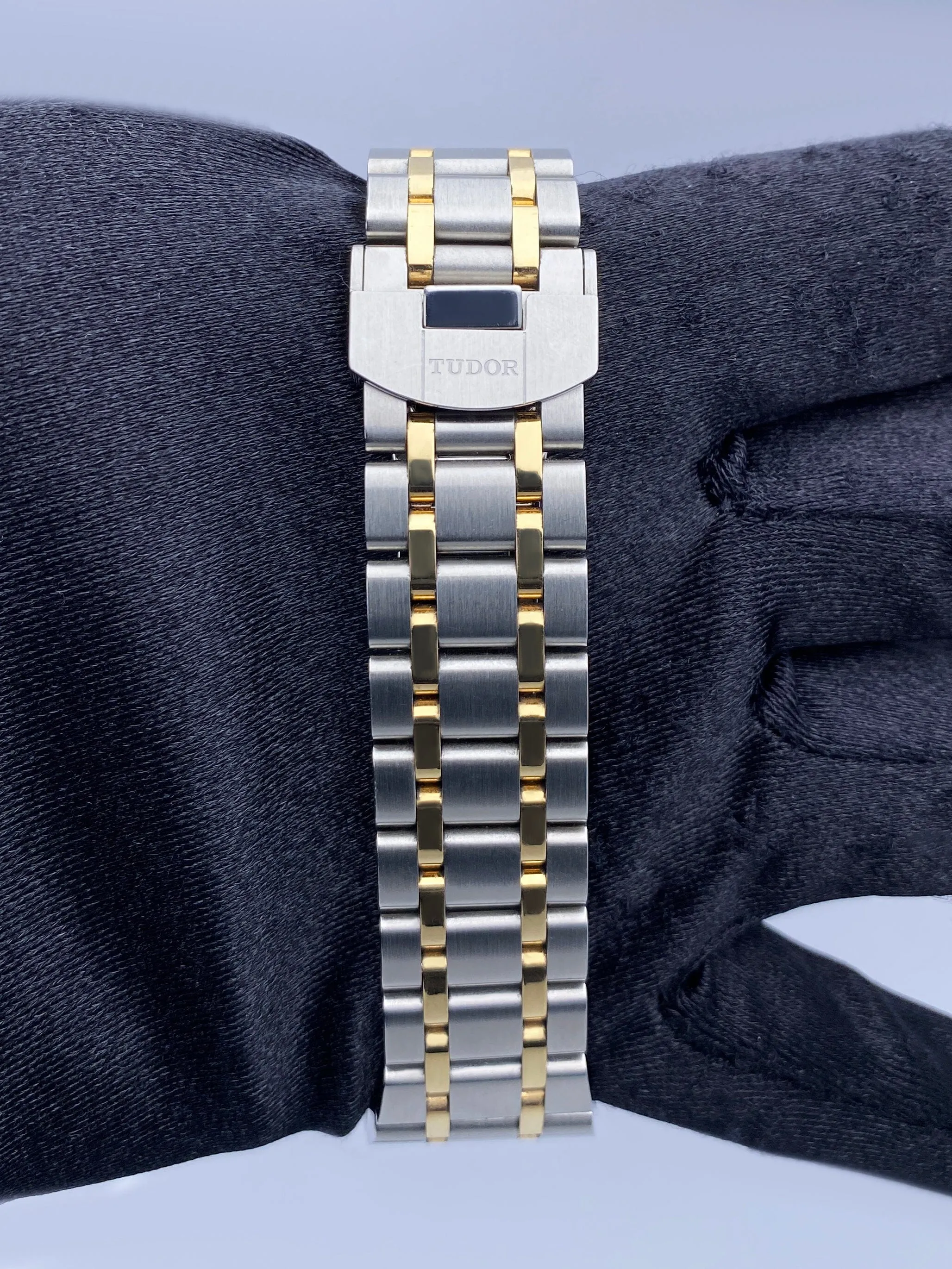 Tudor Royal 28503 Diamond Champagne Dial Mens Watch Box Papers