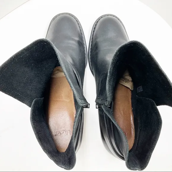 {UGG} Elysian Leather Ankle Bootie