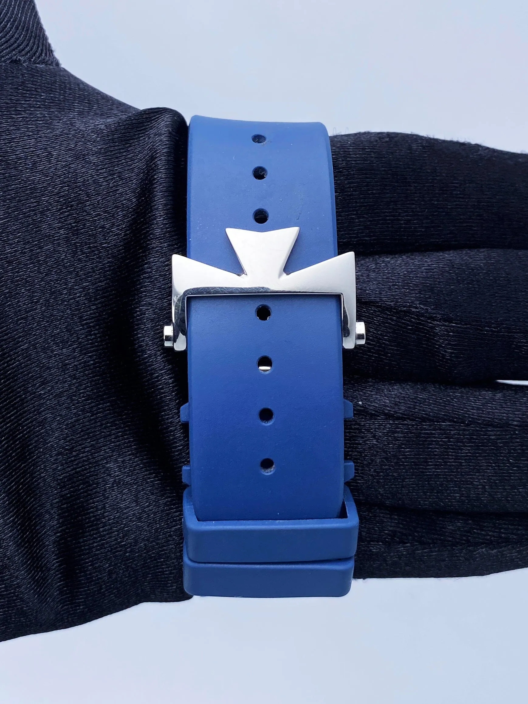 Vacheron Constantin Overseas 47040 Blue Dial Mens Watch With Papers