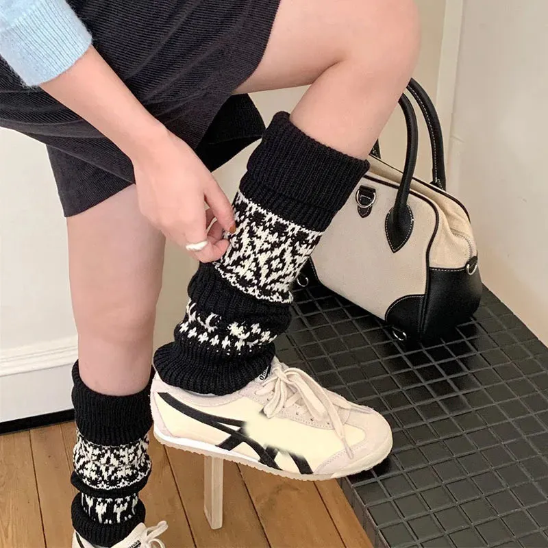 Women’s Vintage Knit Wool Leg Warmers with Tulip Pattern